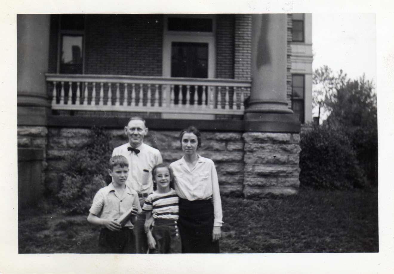 29 Milton Young (Big Mu) Lucy Milton & Allie 